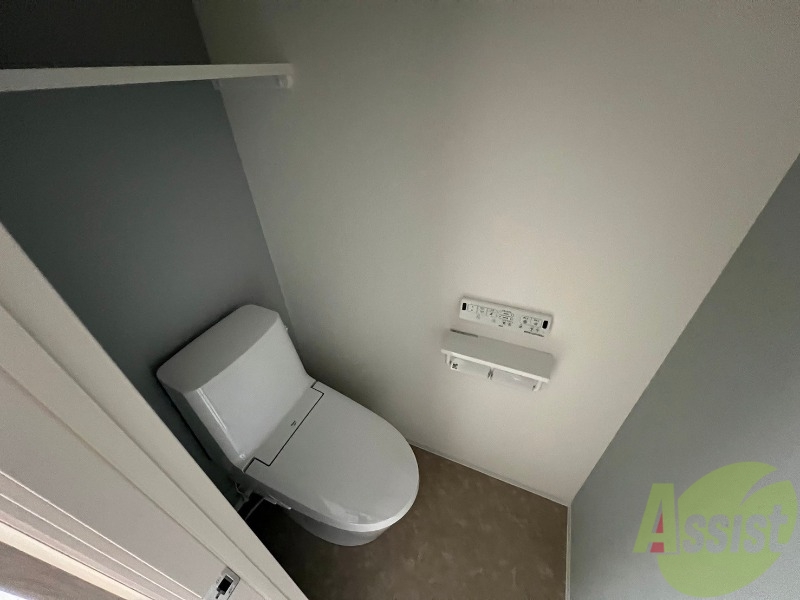 トイレ　温水洗浄便座付きのトイレは、使用しやすくうれしいですね。