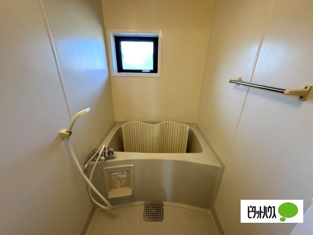 バス・シャワールーム　※画像は２０１号室のものです