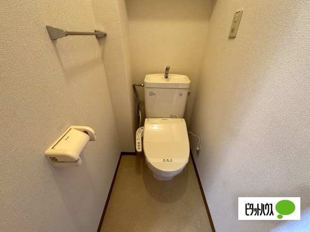 トイレ　※画像は２０１号室のものです