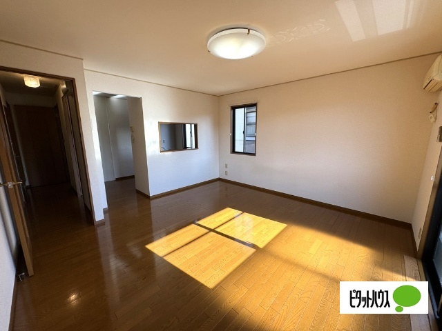 居室・リビング　※画像は２０１号室のものです