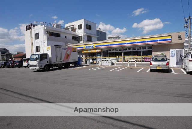 コンビニ　ミニストップ（コンビニ）まで400m