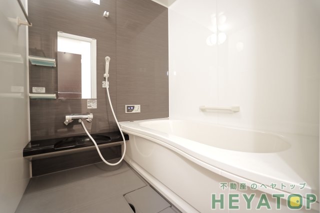 バス・シャワールーム　追焚き機能付きでいつでもあったかお風呂