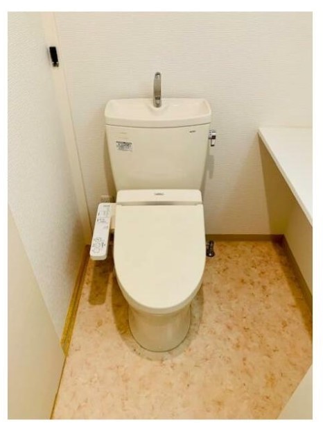 トイレ　同仕様参考写真