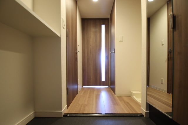 玄関　※別室の参考写真の為、現況優先です。