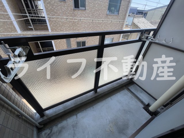 バルコニー　バルコニーからの眺めを楽しみながら食事をしませんか