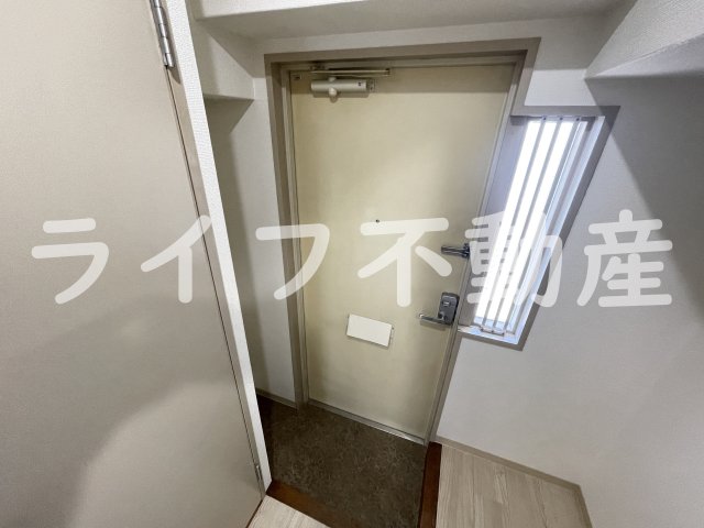 玄関　落ち着いた玄関です