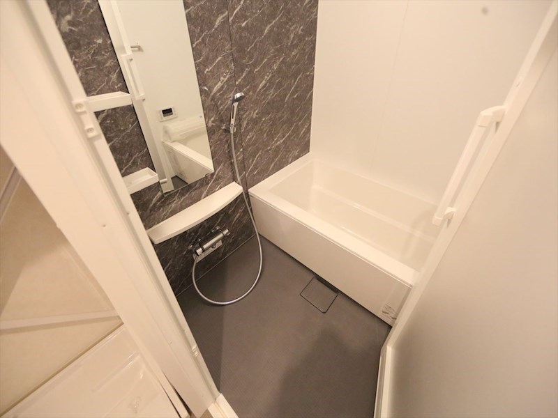 バス・シャワールーム　追い焚き・オートバス機能付お風呂