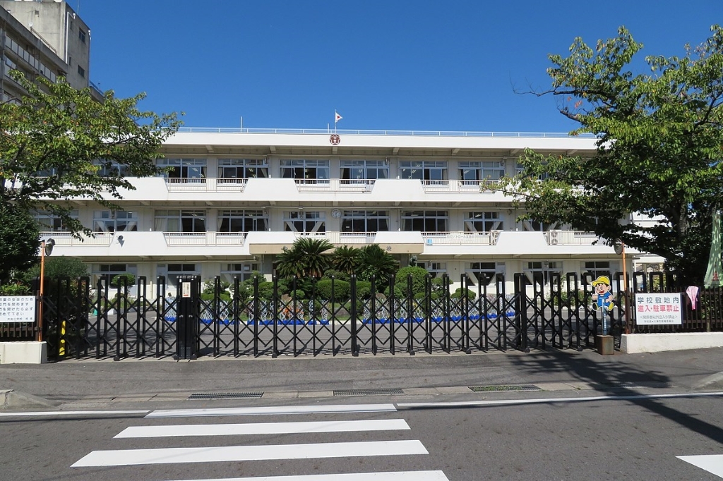 小学校　大津市立中央小学校（小学校）まで279m