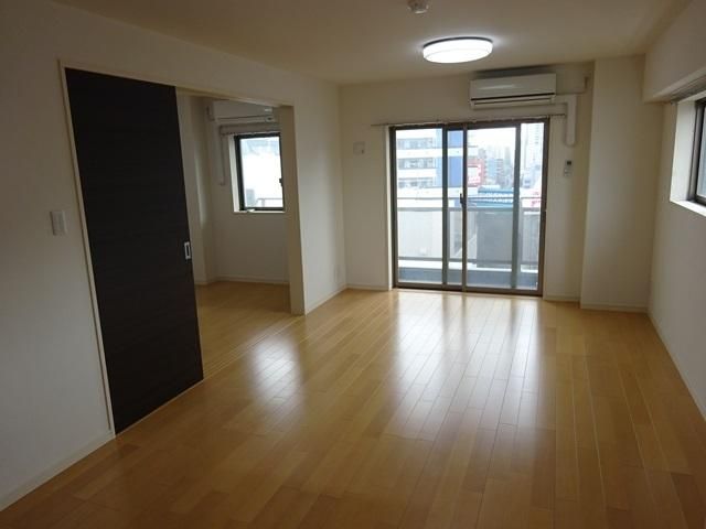 居室・リビング　★キッチン側からのワンショット★