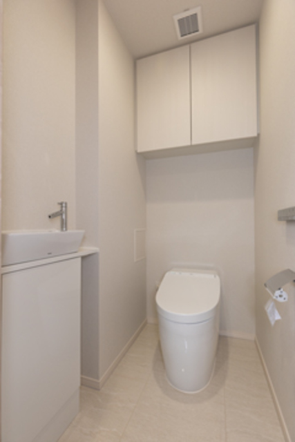 トイレ　※写真は同タイプ住戸です。