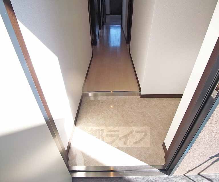 玄関　掃除のし易い玄関です。