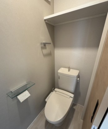 トイレ　別タイプ部屋　参考写真です