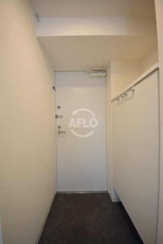 玄関　セレニテ上町台　玄関