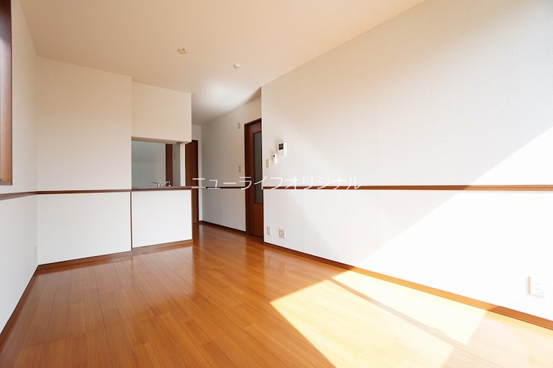 居室・リビング　エアコン付きで快適に過ごせます