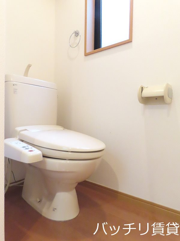 トイレ　別号室イメージ画像。現況を優先いたします。