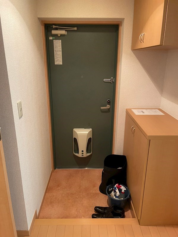 玄関　反転部屋参照