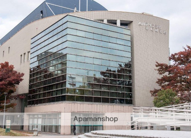 図書館　幸町図書館（図書館）まで700m