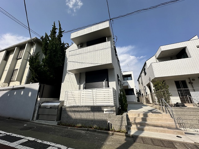 建物外観　お電話でお問い合わせを頂くとスムーズです♪