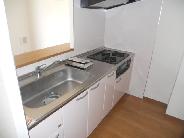 キッチン　同間取りの違うお部屋となります（現況優先になります）