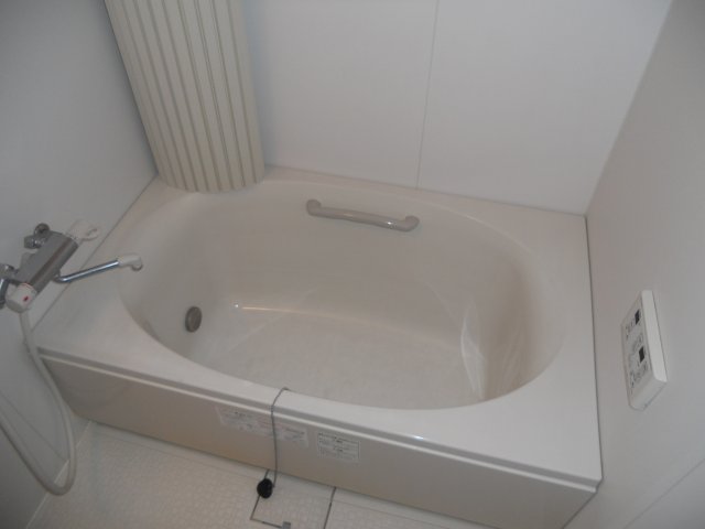 バス・シャワールーム　同間取りの違うお部屋となります（現況優先になります）