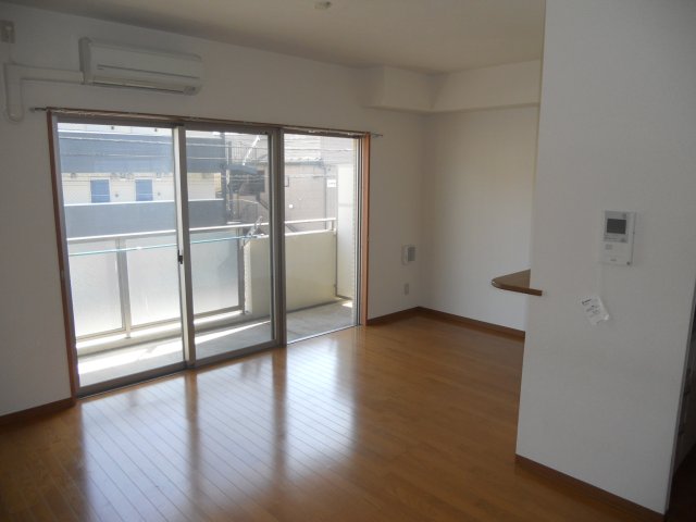 居室・リビング　同間取りの違うお部屋となります（現況優先になります）