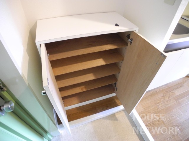 ロビー　下鴨本通沿い、東向きのお部屋です。ＩＨキッチン、洗濯機室内設