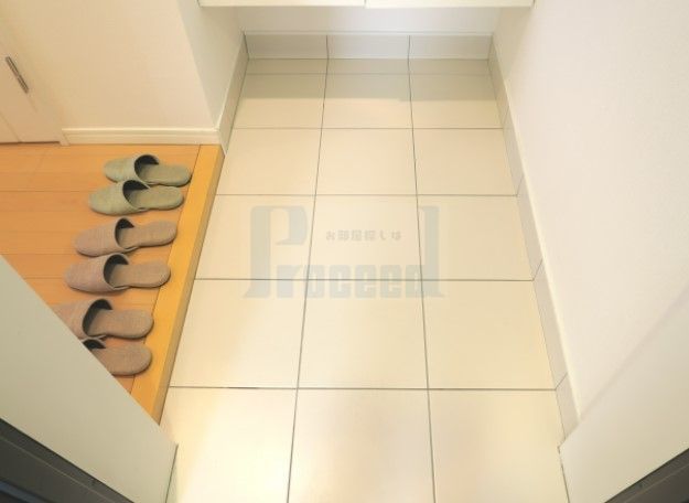 玄関　広々とした玄関部分