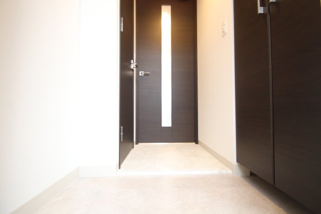 玄関　※他のお部屋の参考写真です