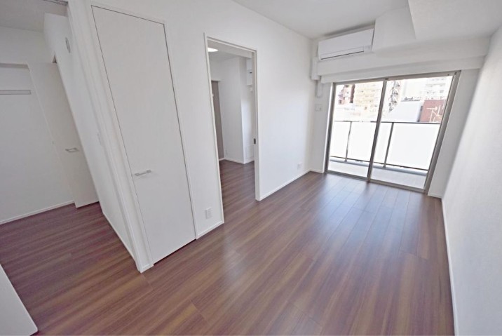 居室・リビング　こちらのリビングで趣味の時間をお楽しみください