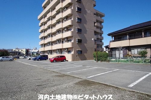 駐車場　敷地内駐車場