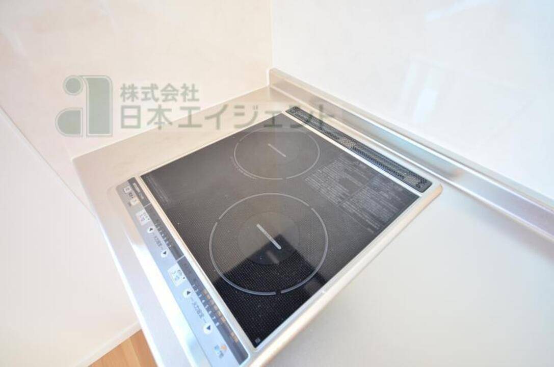 キッチン　IHクッキングヒーター