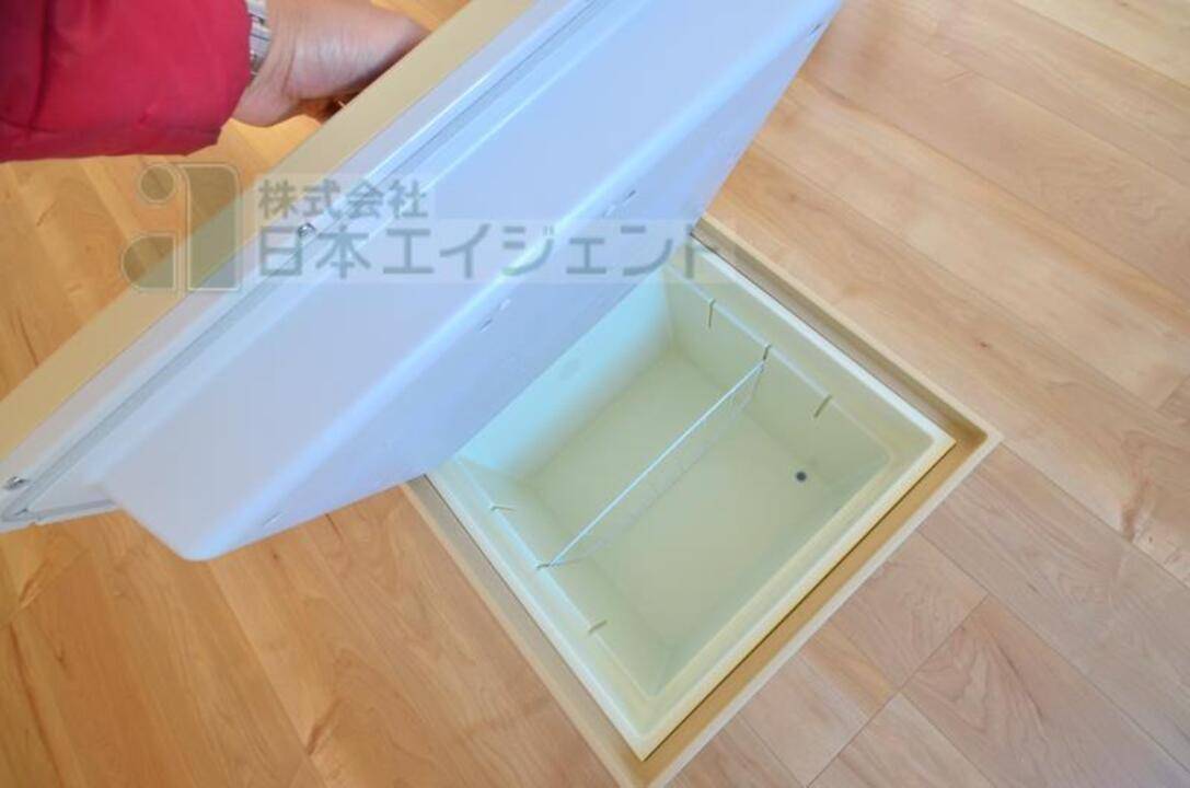 収納　床下収納