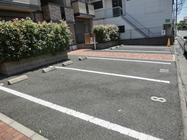 駐車場　敷地内駐車場