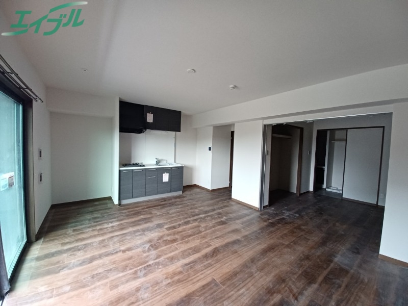 居室・リビング　同物件別室画像