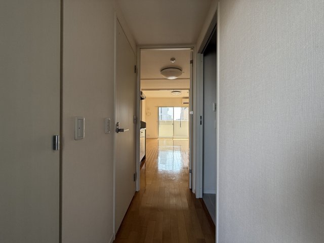 玄関　キッチン