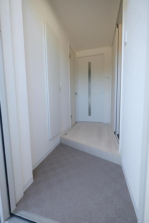 玄関　写真は類似です