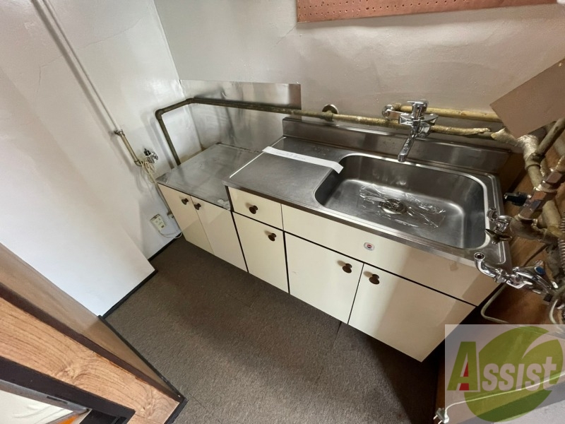 キッチン　キッチンはシックなデザインでした。洗い場も大きい。