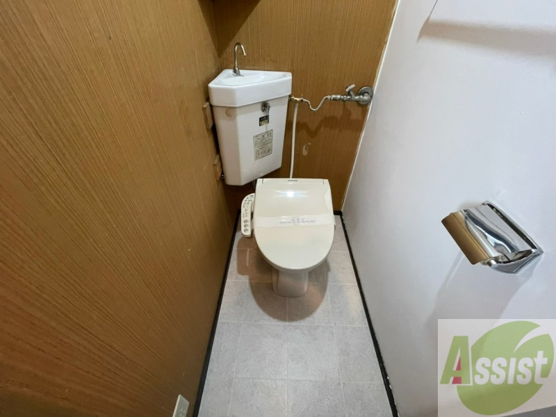 トイレ　こちらはトイレです。清潔感があり、安心して使用できます。