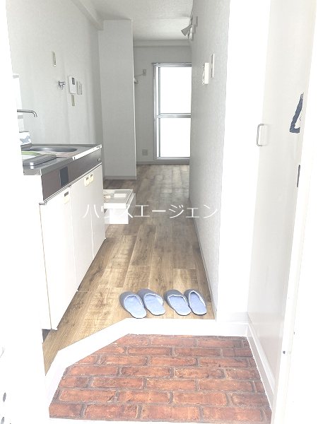 玄関　※参考写真