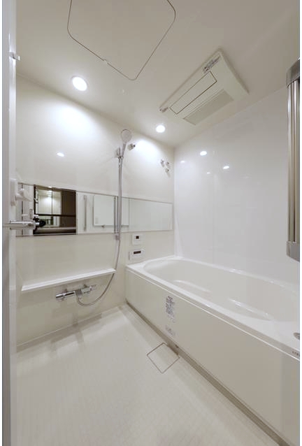 バス・シャワールーム　追い焚き、浴室乾燥、ミストサウナ付き♪