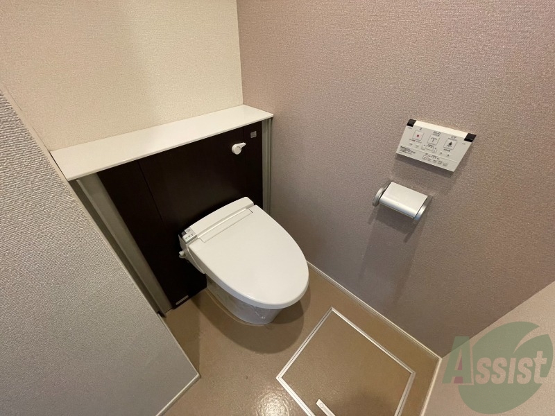 トイレ　トイレは温水洗浄便座が付いているのが嬉しいですね。