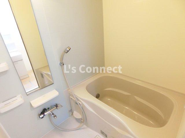 バス・シャワールーム　追焚き、浴室乾燥付きのお風呂。