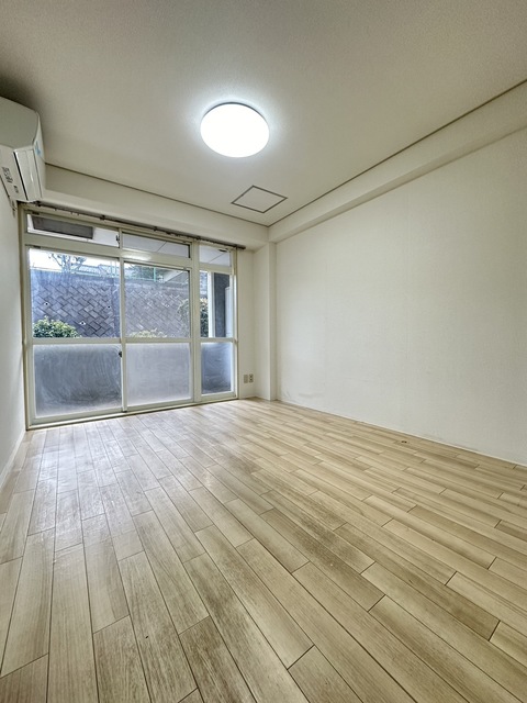 居室・リビング　別部屋参考写真です