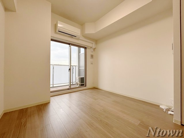 居室・リビング　こちらの居間で趣味の時間をお楽しみください