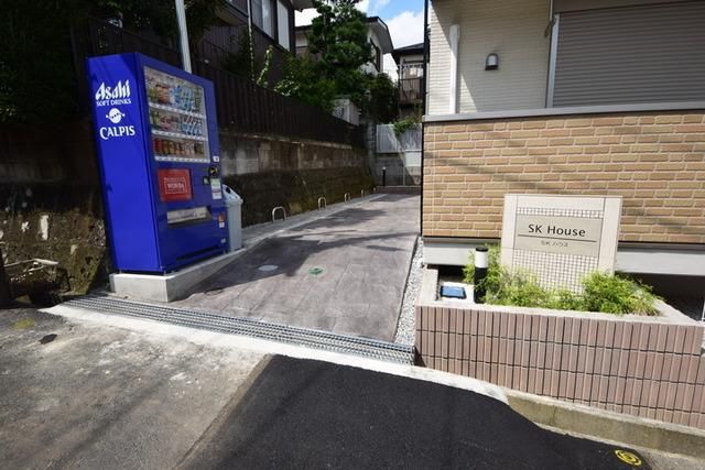 エントランス　★エントランスに自動販売機あります★