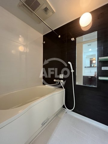 バス・シャワールーム　ドゥーエ江坂III　浴室