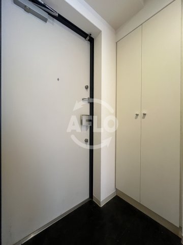 玄関　ドゥーエ江坂III　玄関