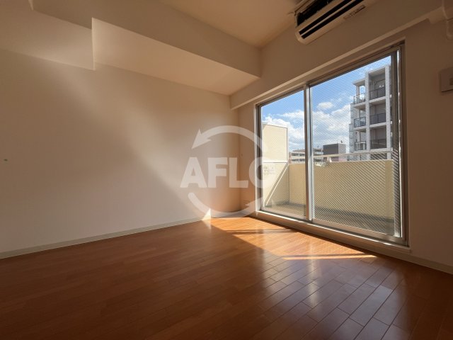 居室・リビング　ドゥーエ江坂III　リビング