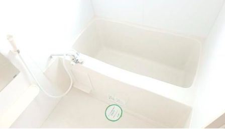 バス・シャワールーム　日々の疲れを癒すお風呂付です 居間です