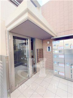 エントランス　落ち着いたエントランスです